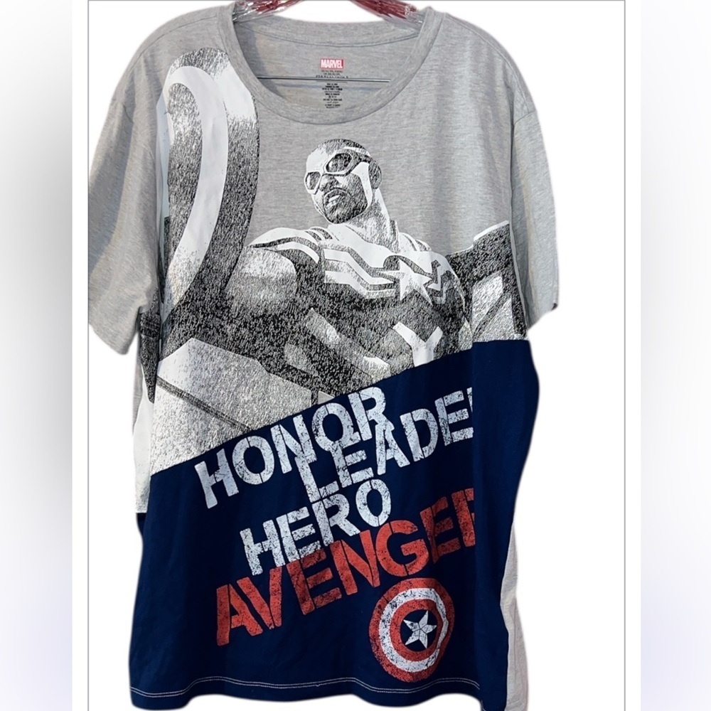 Marvel Gray and Blue T-Shirt with Hero Graphic XXL
